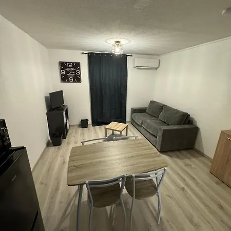Avec Terrasse Vue Sur Cousson *